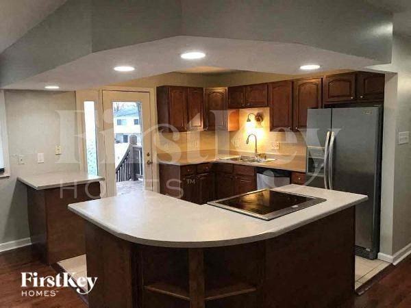4538 Crestline Dr - Photo 2 of 10