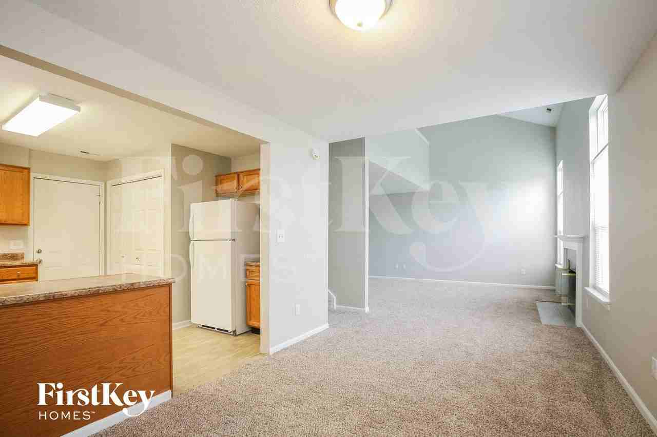 4327 Autumn Crest Ct - Photo 5 of 15