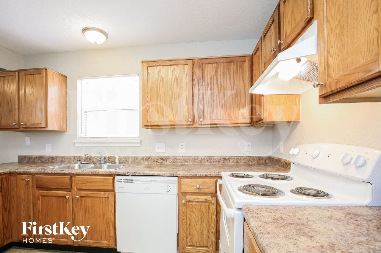 4327 Autumn Crest Ct - Photo 7 of 15