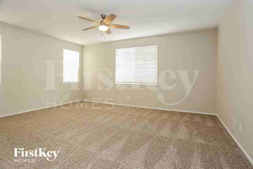 4056 Little Bay Ave - Photo 3 of 15