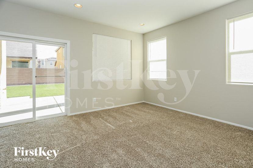 4056 Little Bay Ave - Photo 4 of 15