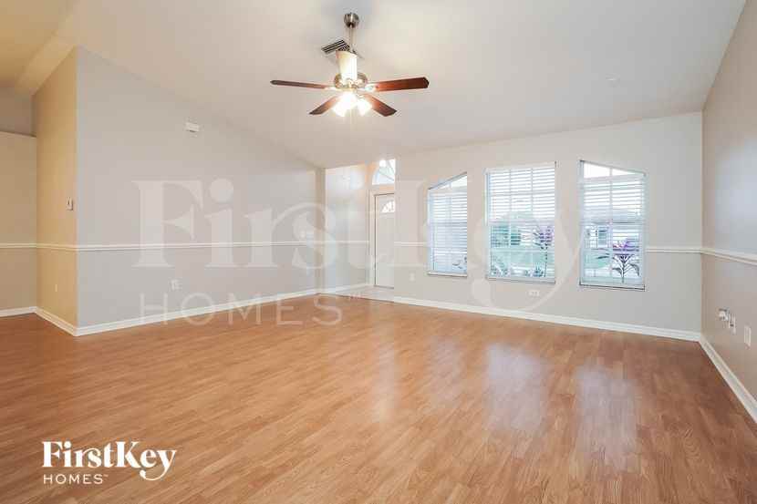 5003 Barth St - Photo 3 of 15