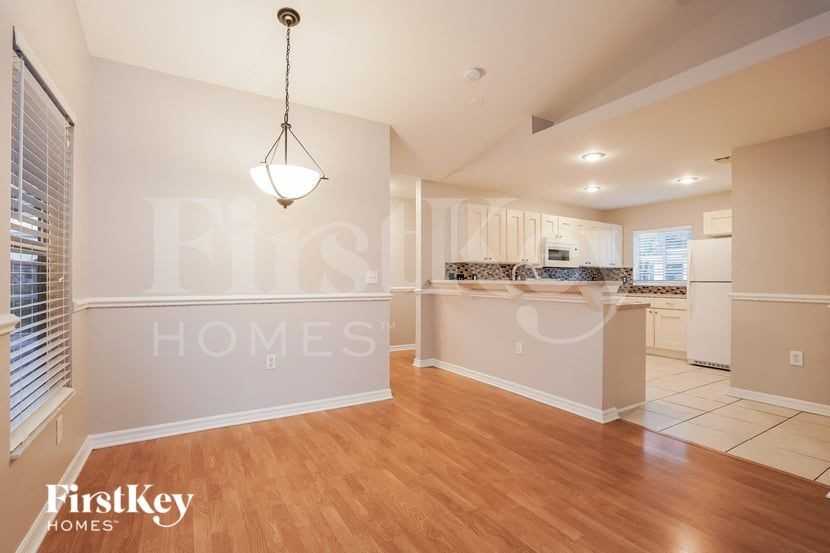 5003 Barth St - Photo 4 of 15