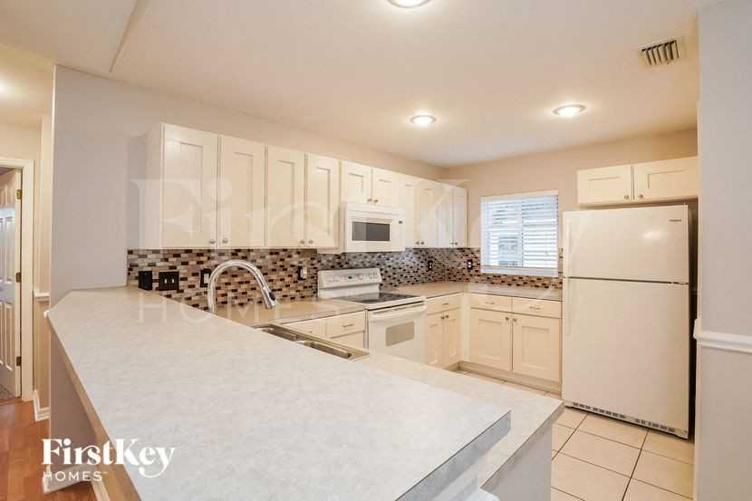 5003 Barth St - Photo 5 of 15