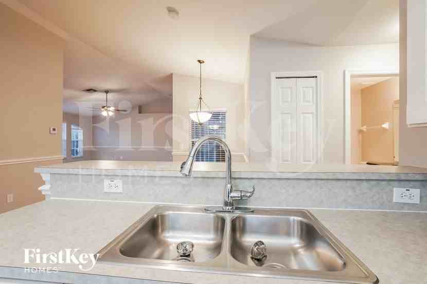 5003 Barth St - Photo 7 of 15