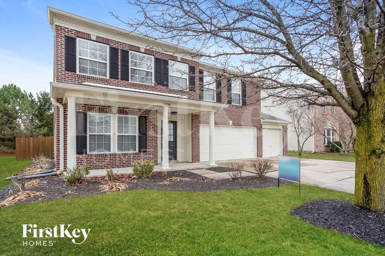 13796 Meadow Lake Dr - Photo 2 of 15