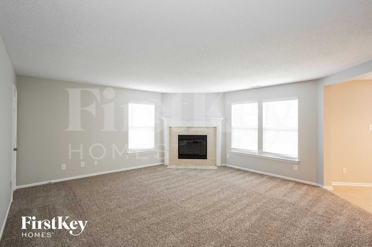 13796 Meadow Lake Dr - Photo 4 of 15