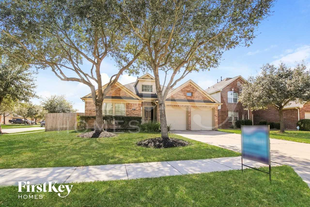 2703 Facet Creek Dr - Photo 2 of 15