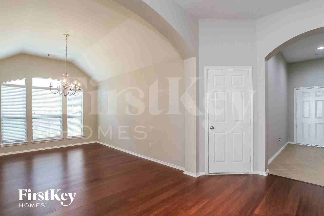 2703 Facet Creek Dr - Photo 5 of 15