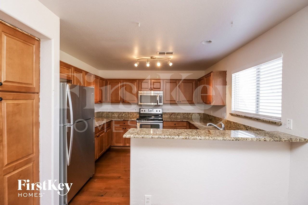 31315 N Shale Dr - Photo 4 of 15