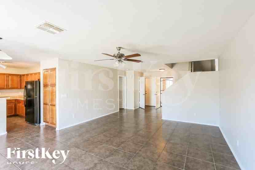 1023 S 226th Dr - Photo 2 of 15