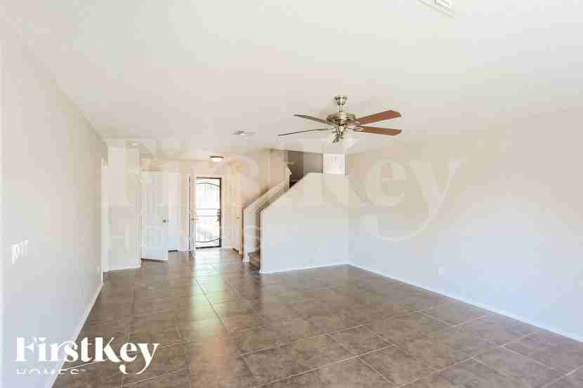 1023 S 226th Dr - Photo 3 of 15