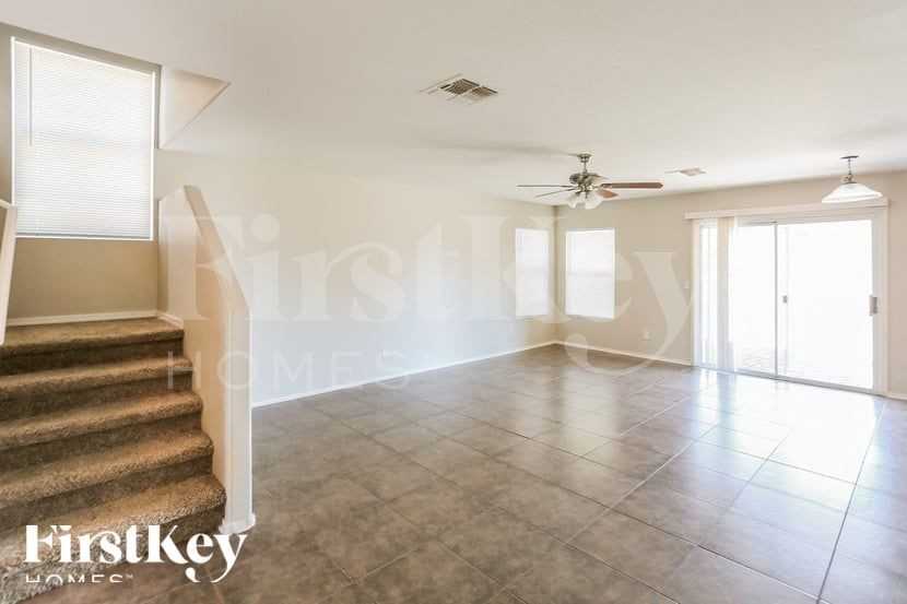 1023 S 226th Dr - Photo 4 of 15