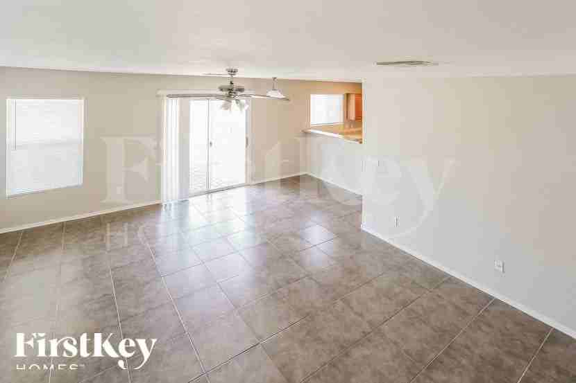 1023 S 226th Dr - Photo 5 of 15