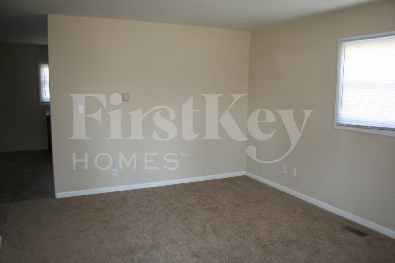 9538 E 39th St - Photo 2 of 12