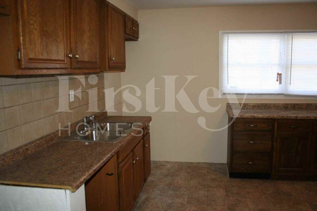 9538 E 39th St - Photo 4 of 12