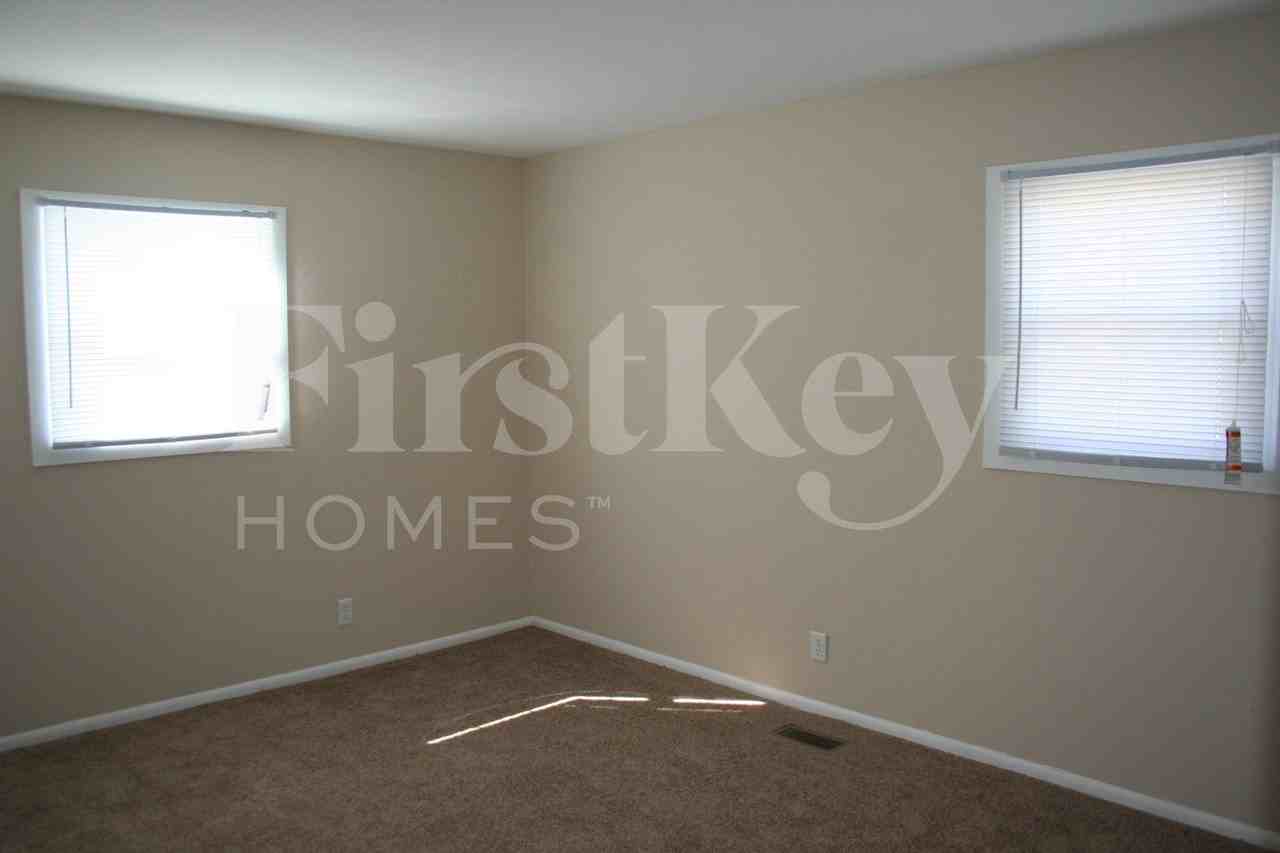 9538 E 39th St - Photo 5 of 12