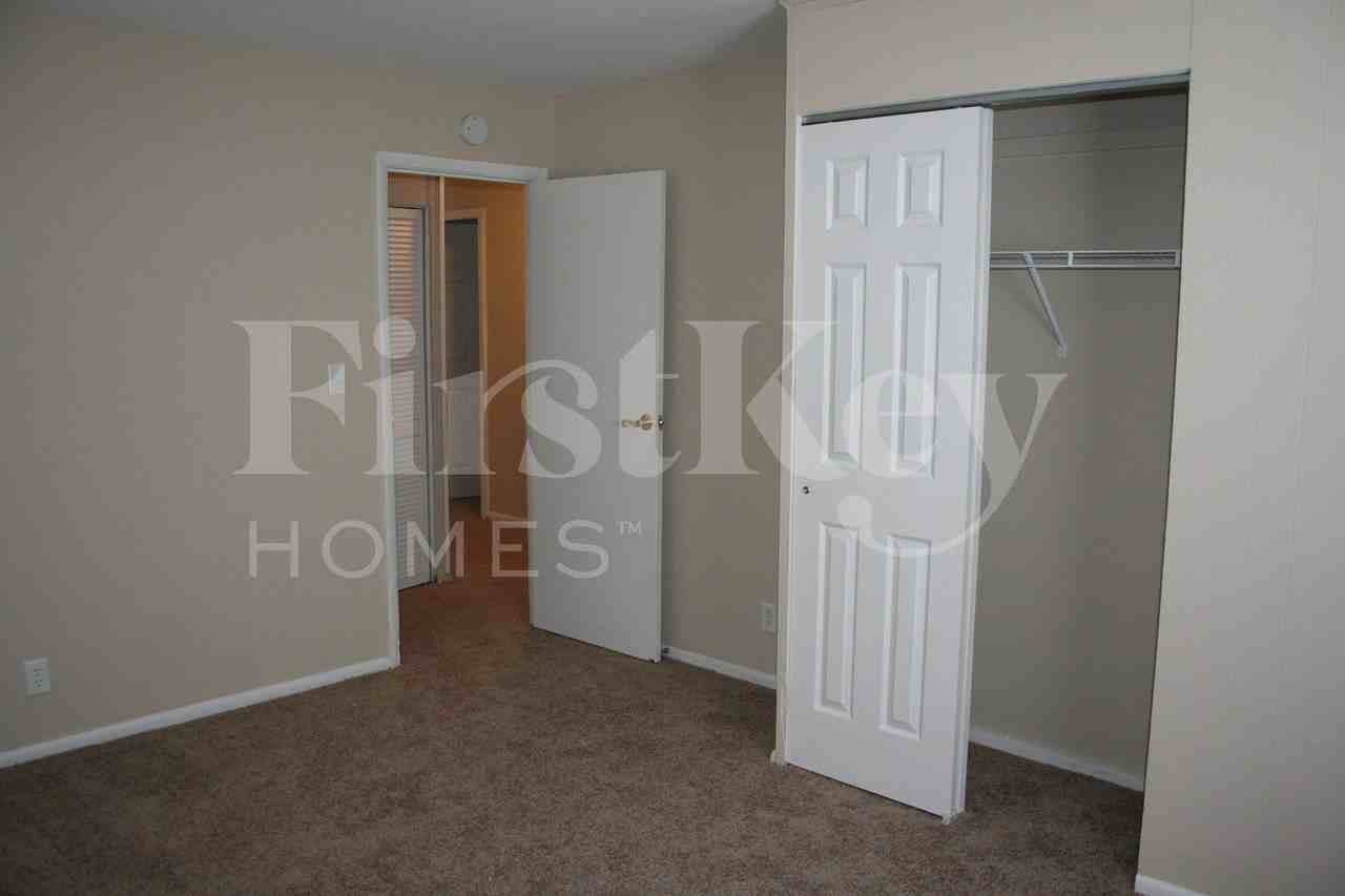 9538 E 39th St - Photo 6 of 12