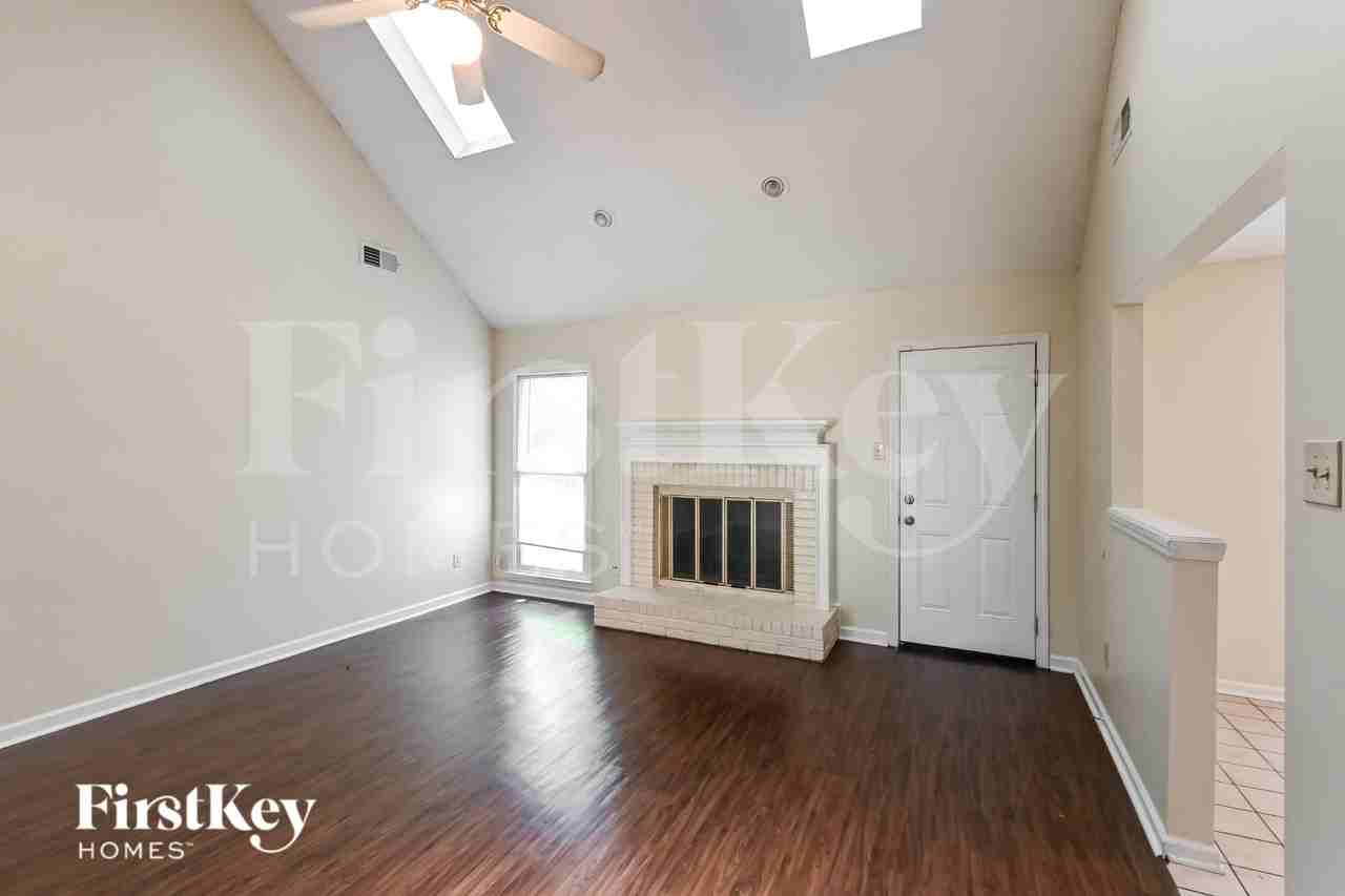 8441 Woolrich Dr - Photo 3 of 16