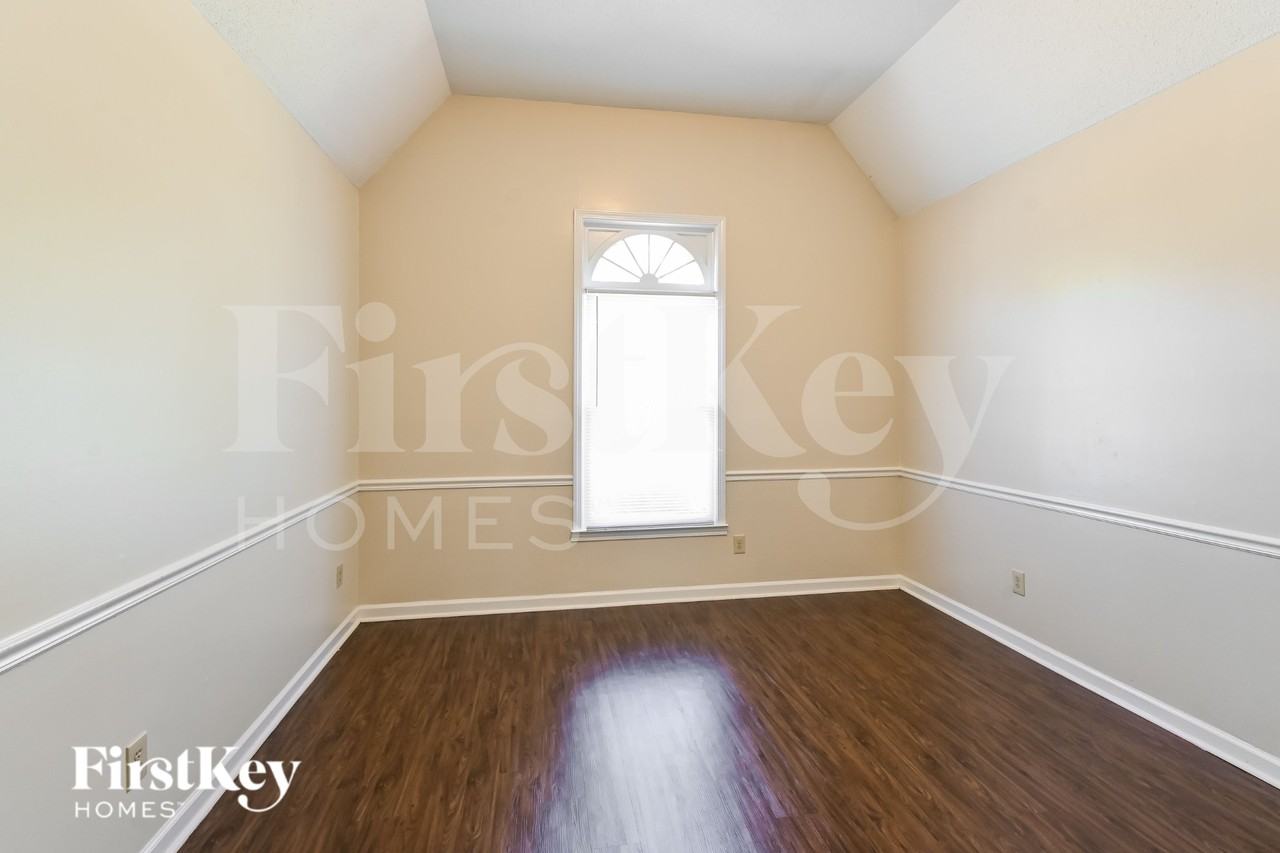 8441 Woolrich Dr - Photo 4 of 16