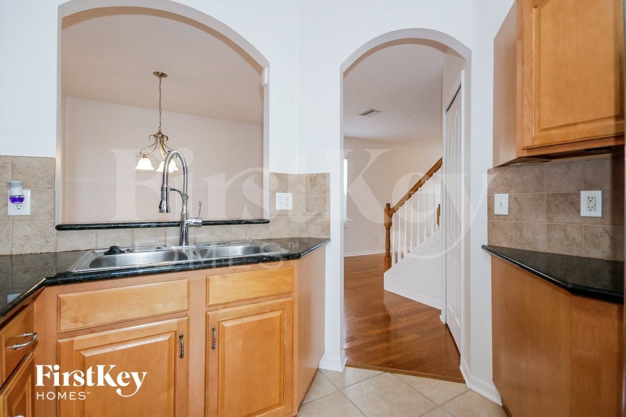 8152 Canterbury Lake Blvd - Photo 7 of 15