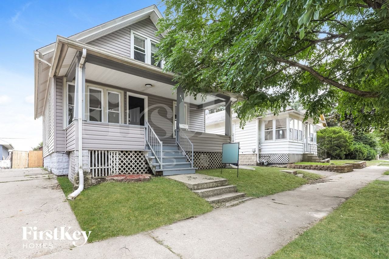 814 Bowditch Ave - Photo 2 of 15