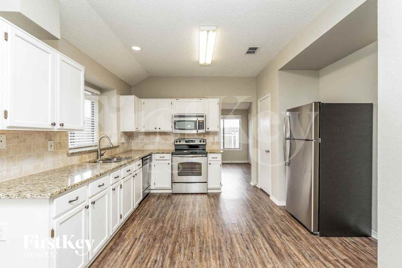 7921 Rice Dr - Photo 7 of 15