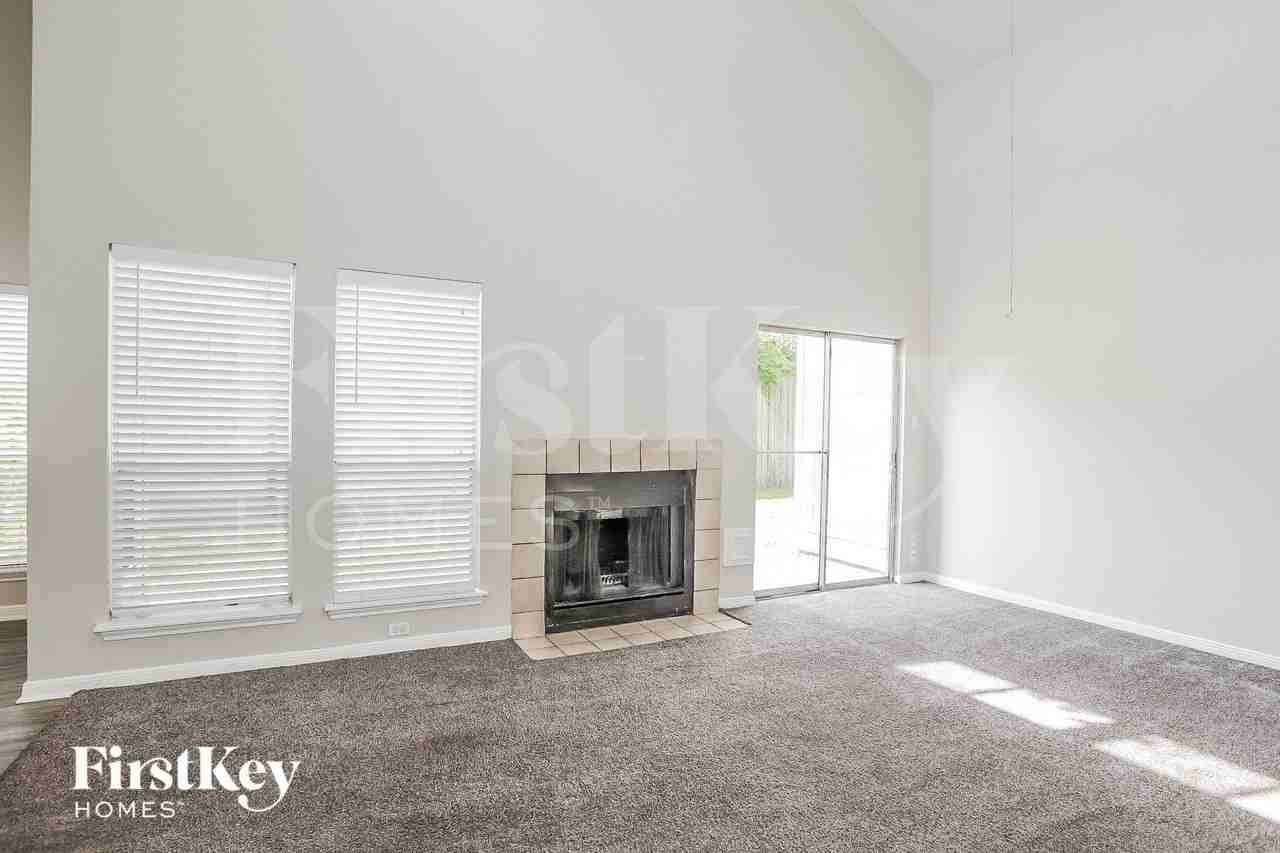 7610 San Benito Dr - Photo 2 of 15