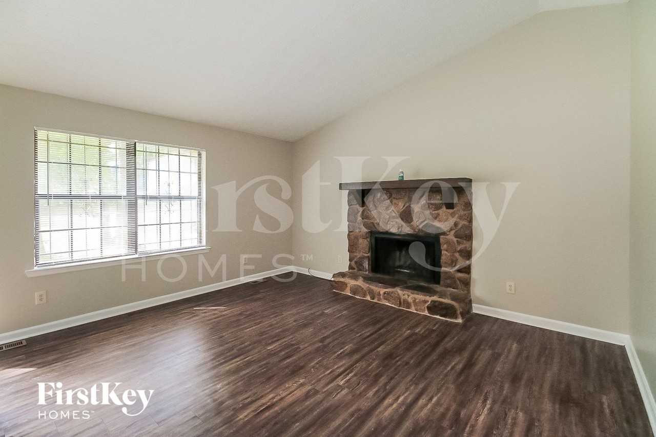 7210 Buck Creek Dr - Photo 3 of 15