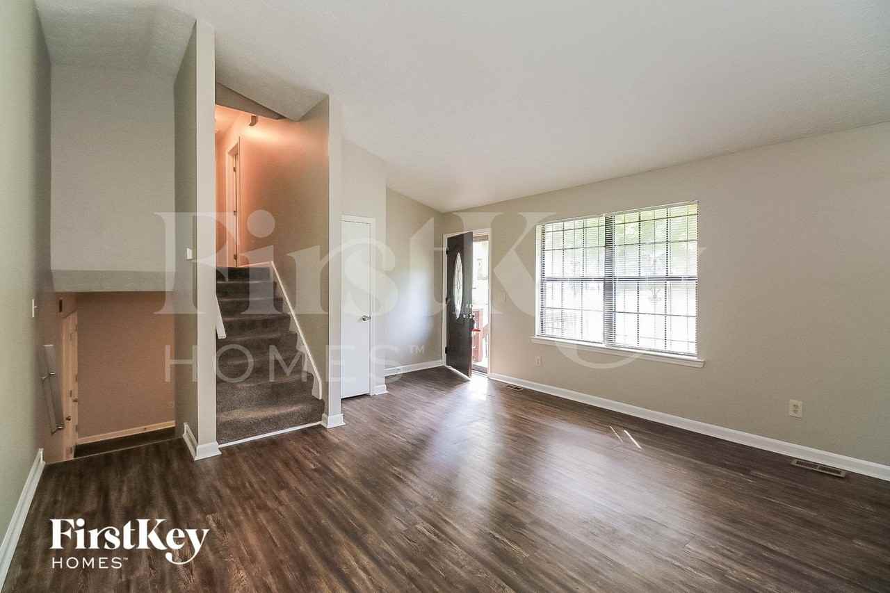 7210 Buck Creek Dr - Photo 4 of 15