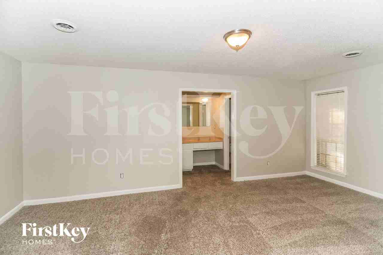 7132 Shadow Oaks Dr - Photo 7 of 15