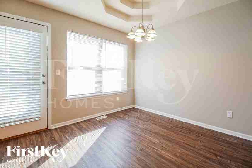 713 Canter St - Photo 5 of 15