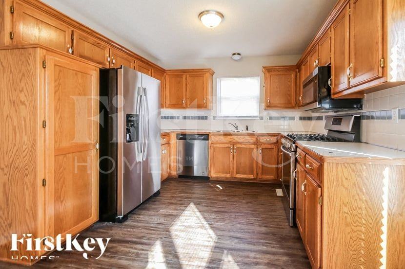 713 Canter St - Photo 6 of 15