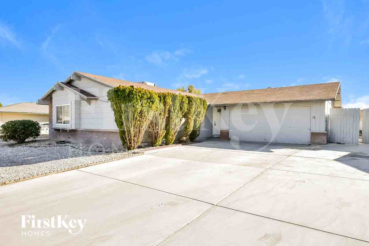 6381 Newville Ave - Photo 2 of 16