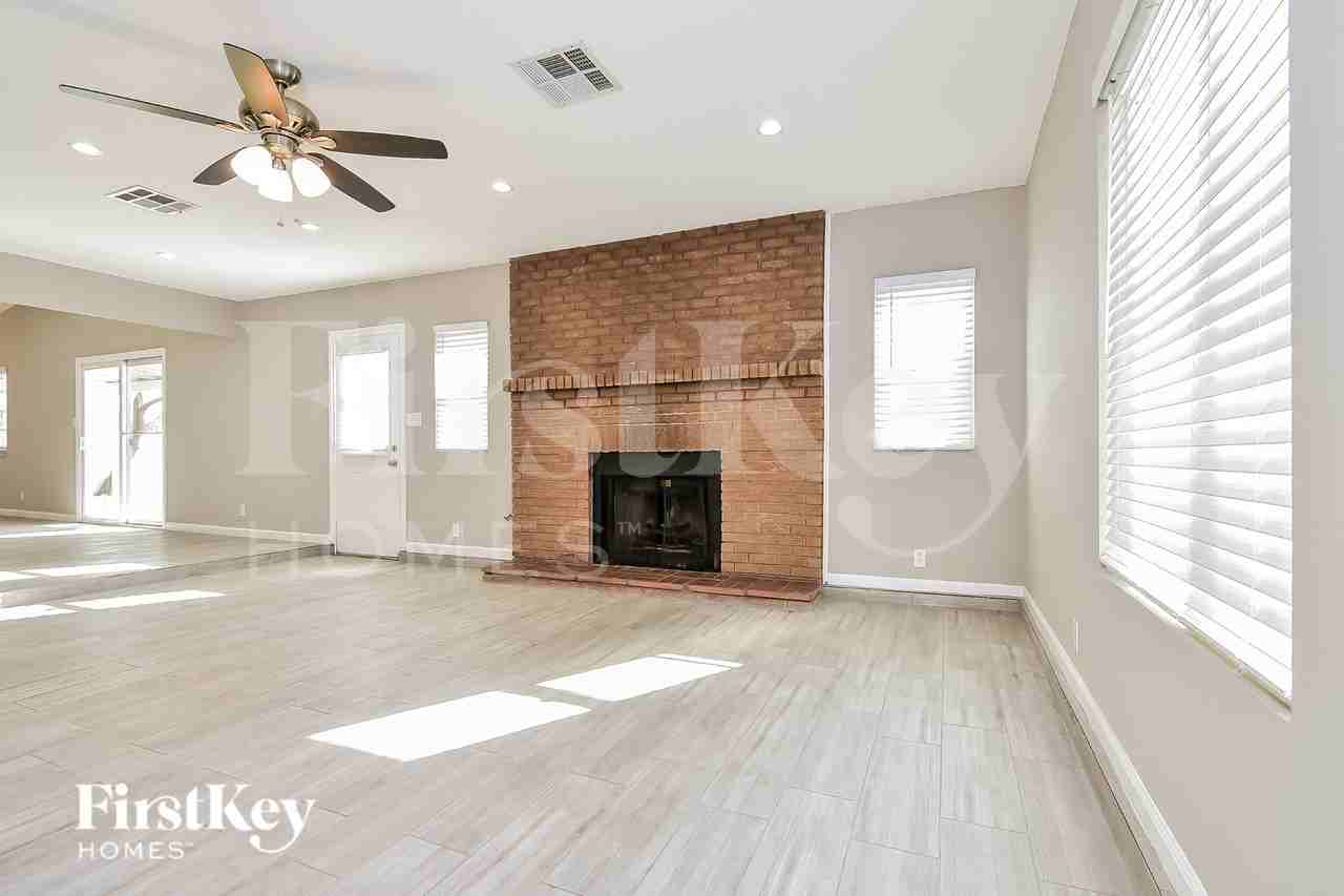 6381 Newville Ave - Photo 4 of 16