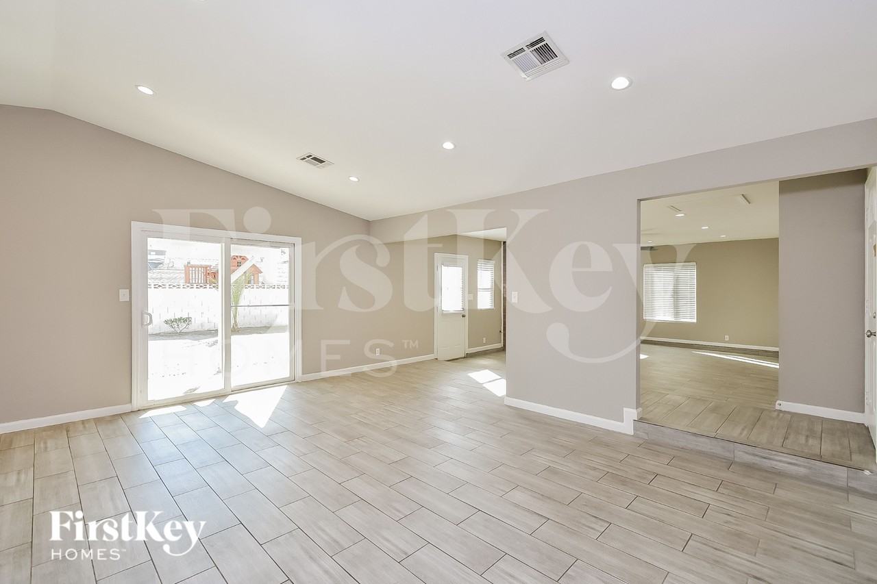 6381 Newville Ave - Photo 5 of 16