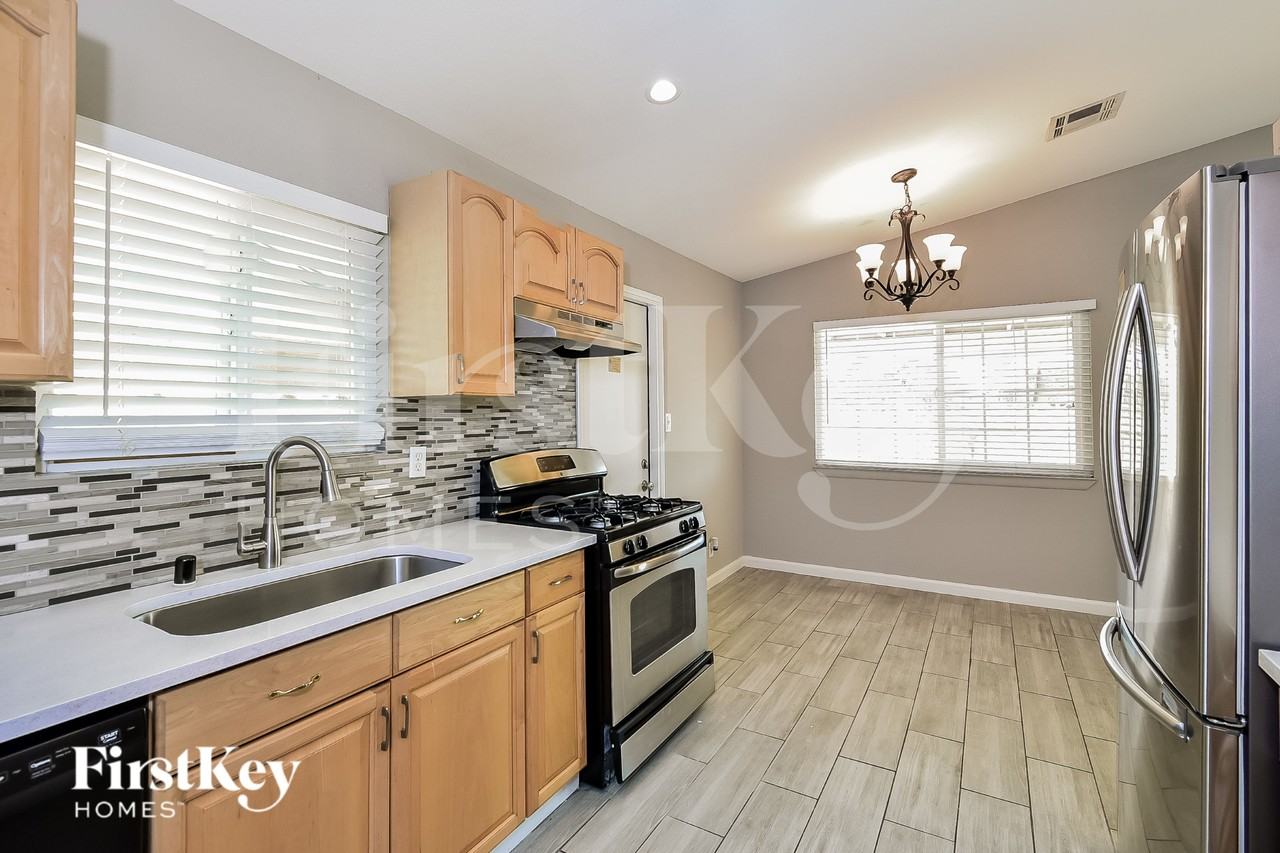 6381 Newville Ave - Photo 7 of 16