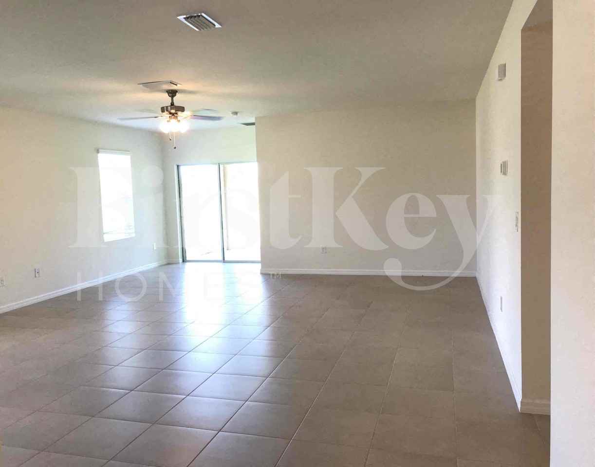 625 Sw 25th Ter - Photo 3 of 23