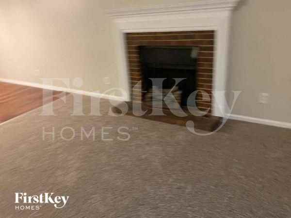 6140 Littleton Dr - Photo 3 of 10