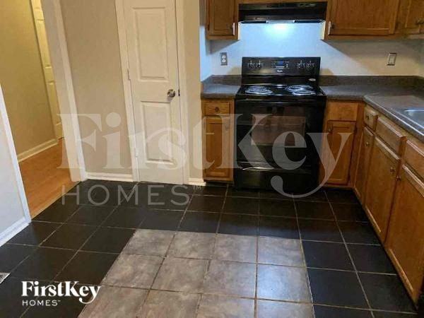 6140 Littleton Dr - Photo 4 of 10