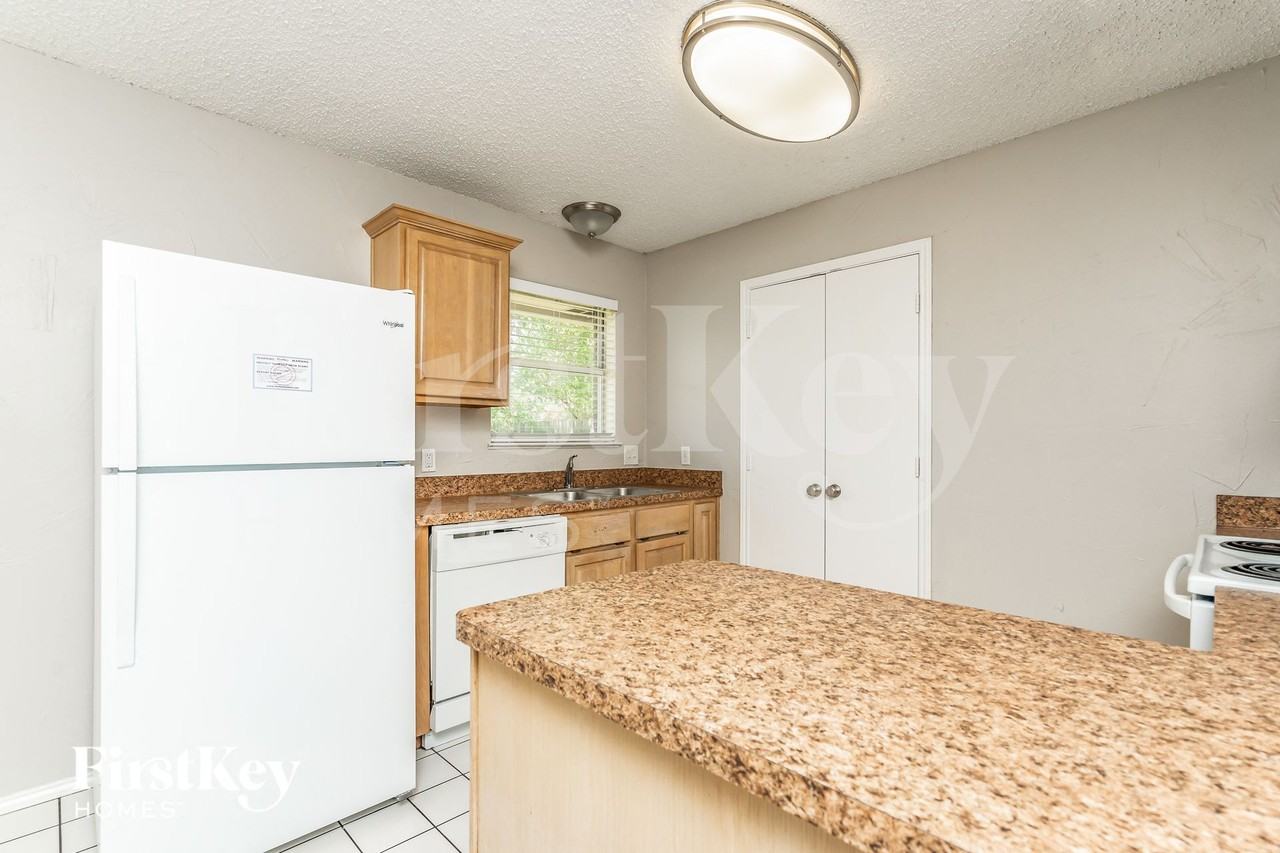 606 Plainview Dr - Photo 7 of 15