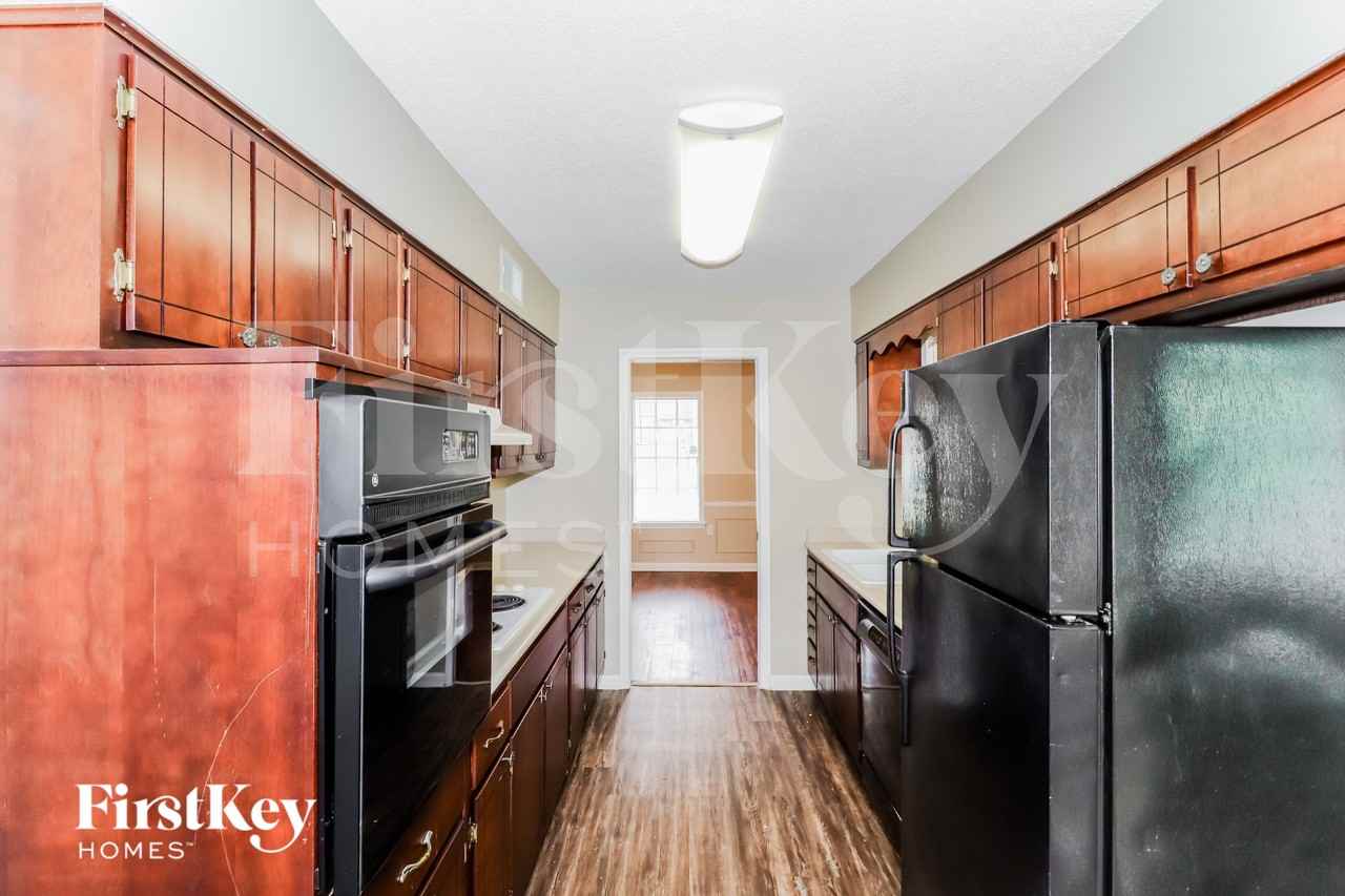 5373 Banbury Ave - Photo 5 of 15