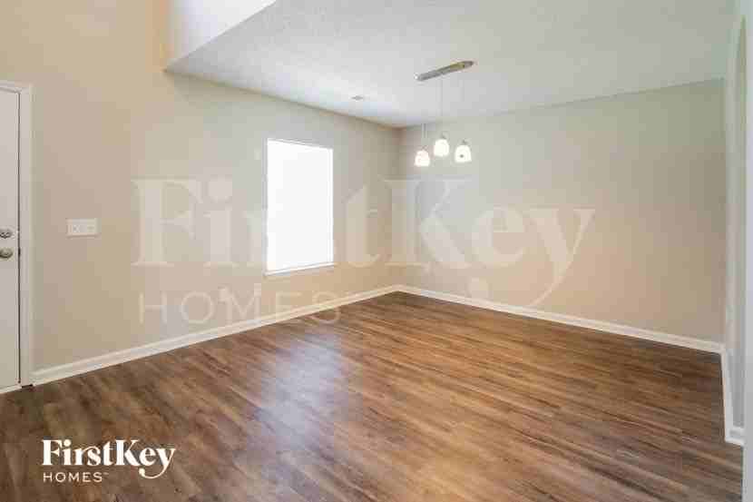 528 Beverly Dr - Photo 6 of 15