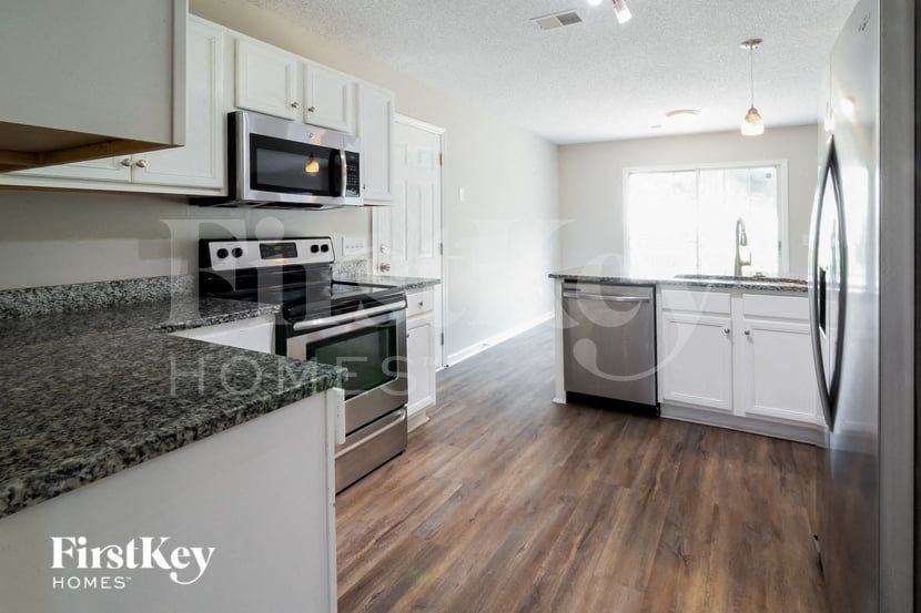 528 Beverly Dr - Photo 7 of 15