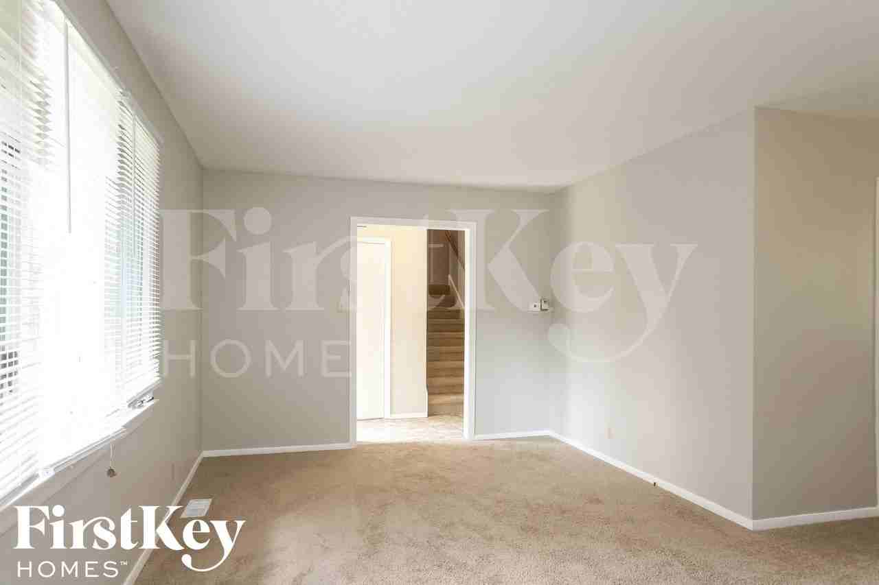 5036 E 76th Street Ct - Photo 4 of 15