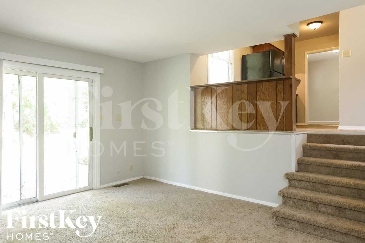 5036 E 76th Street Ct - Photo 5 of 15