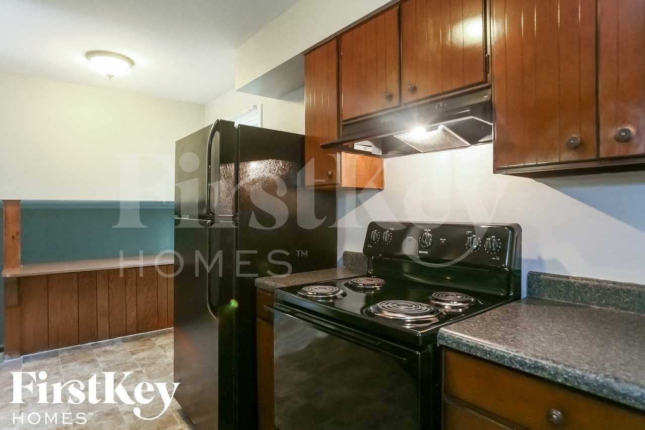 5036 E 76th Street Ct - Photo 6 of 15