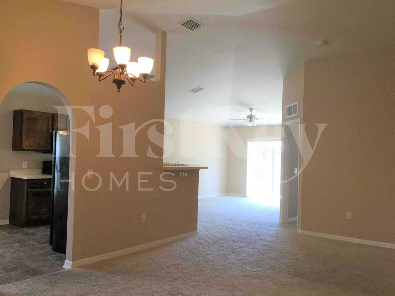 425 Hammerstone Ave - Photo 2 of 25