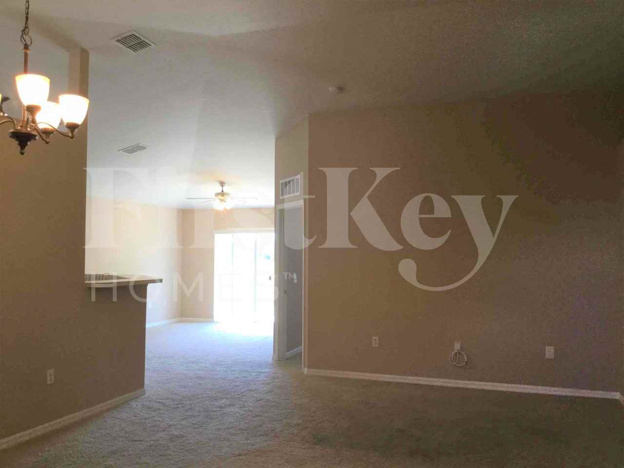 425 Hammerstone Ave - Photo 3 of 25