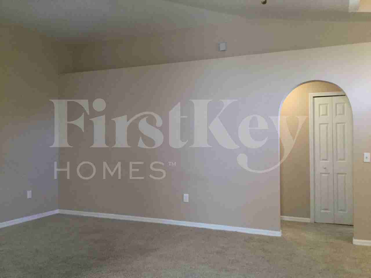 425 Hammerstone Ave - Photo 6 of 25